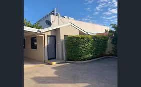 Fully Furnished Modern Unit In Centre Of City